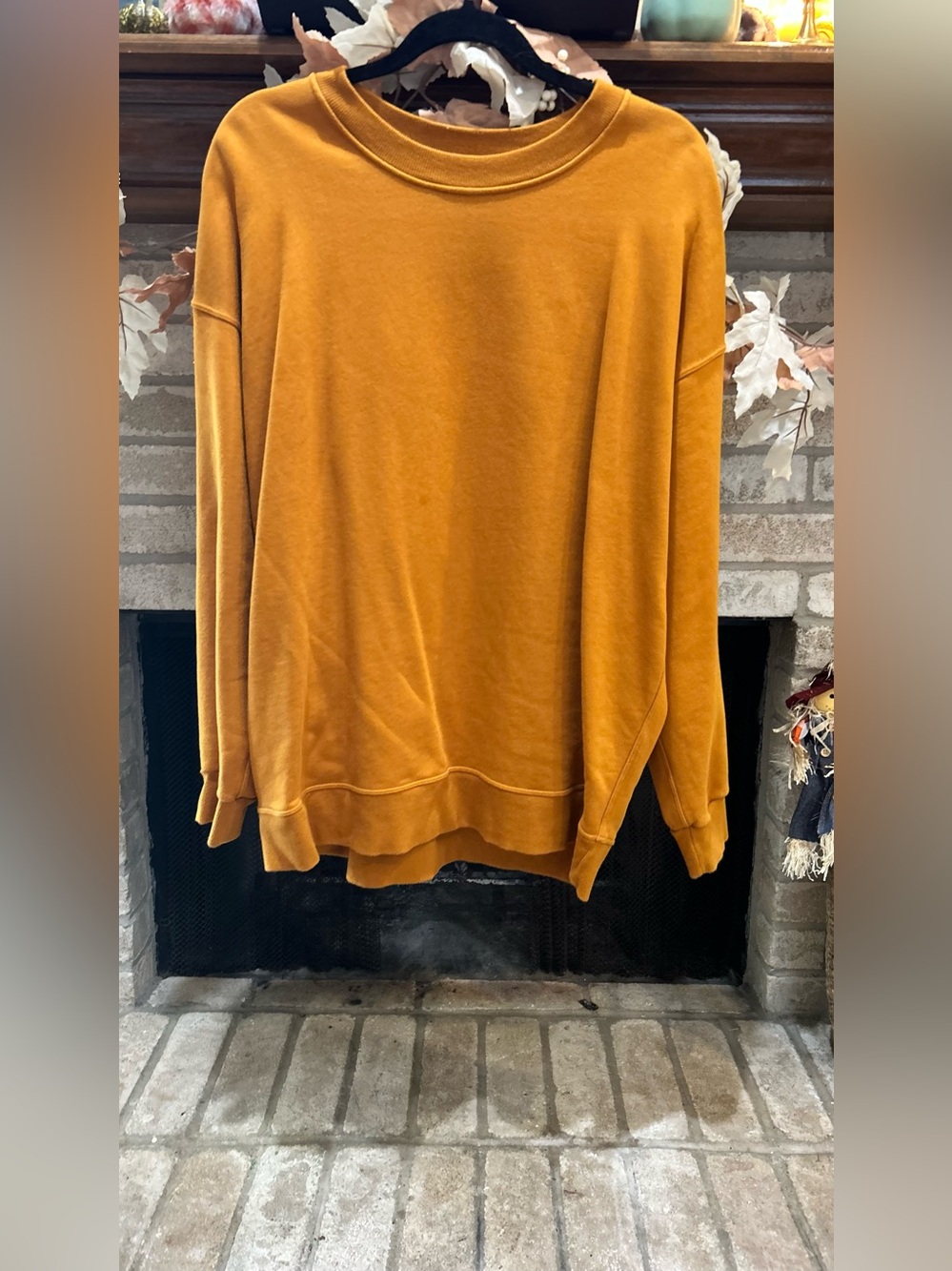 lululemon athletica Women's Mustard Yellow Crewneck Sweater EUC